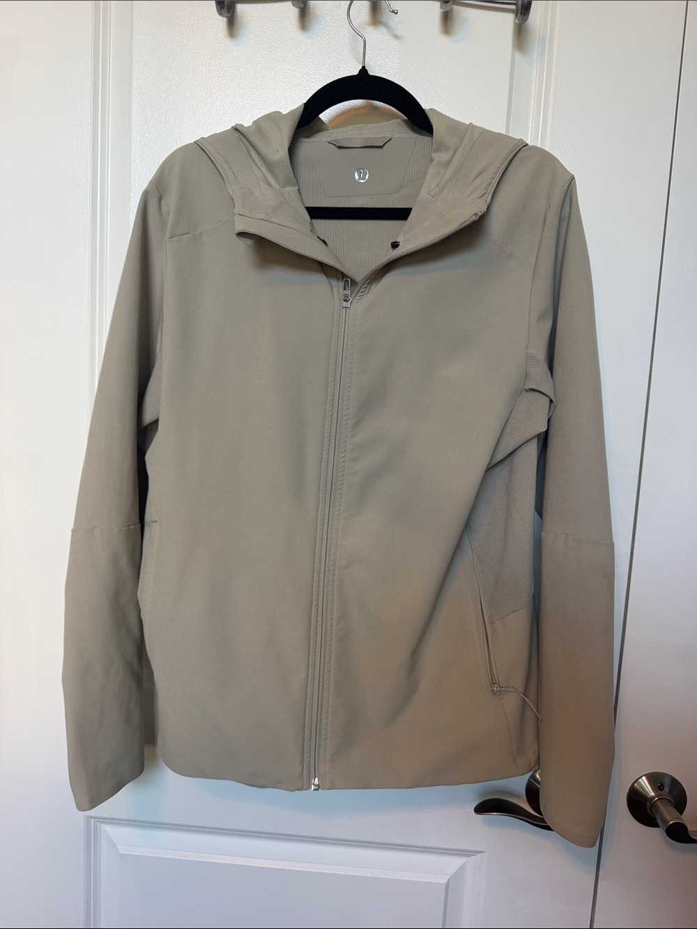lululemon athletica Men's Hooded Windbreaker - Taupe/Beige